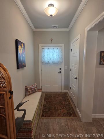 404 W Muskogee Avenue, Chouteau, OK 74337