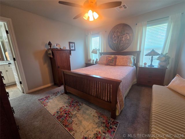404 W Muskogee Avenue, Chouteau, OK 74337