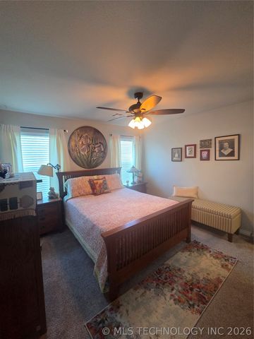 404 W Muskogee Avenue, Chouteau, OK 74337