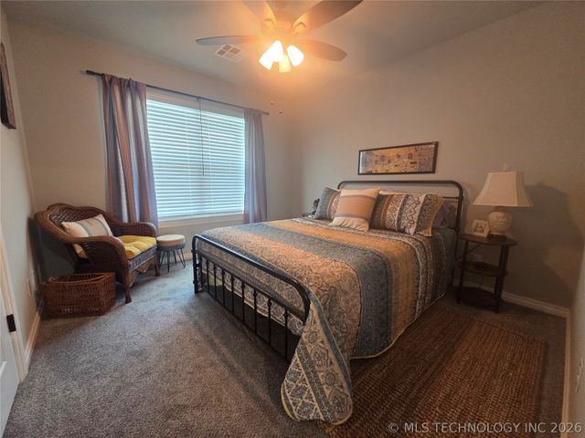 404 W Muskogee Avenue, Chouteau, OK 74337