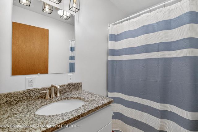 219 Lamson Street, Grand Ledge, MI 48837