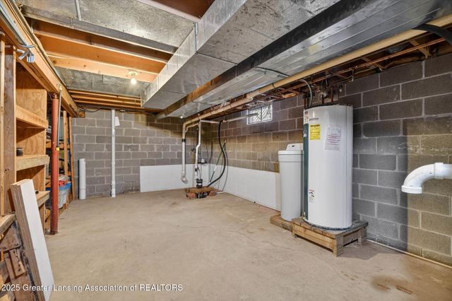 219 Lamson Street, Grand Ledge, MI 48837