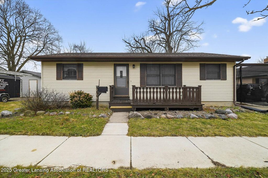 219 Lamson Street, Grand Ledge, MI 48837