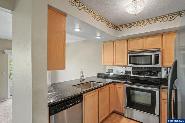 2345 Crestview Dr S, Salem, OR 97302