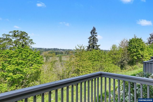 2345 Crestview Dr S, Salem, OR 97302