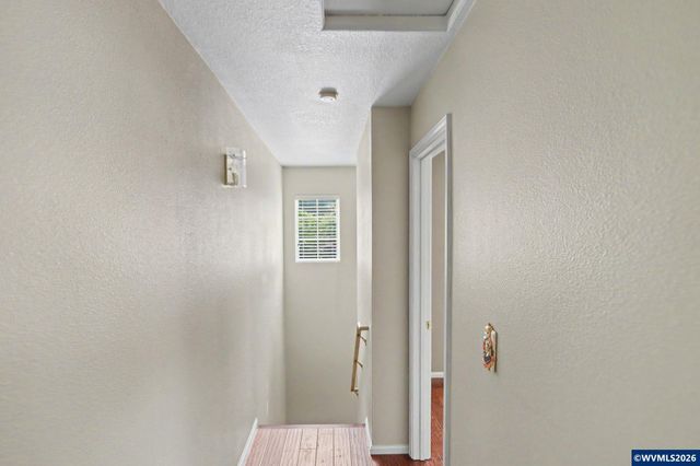 2345 Crestview Dr S, Salem, OR 97302