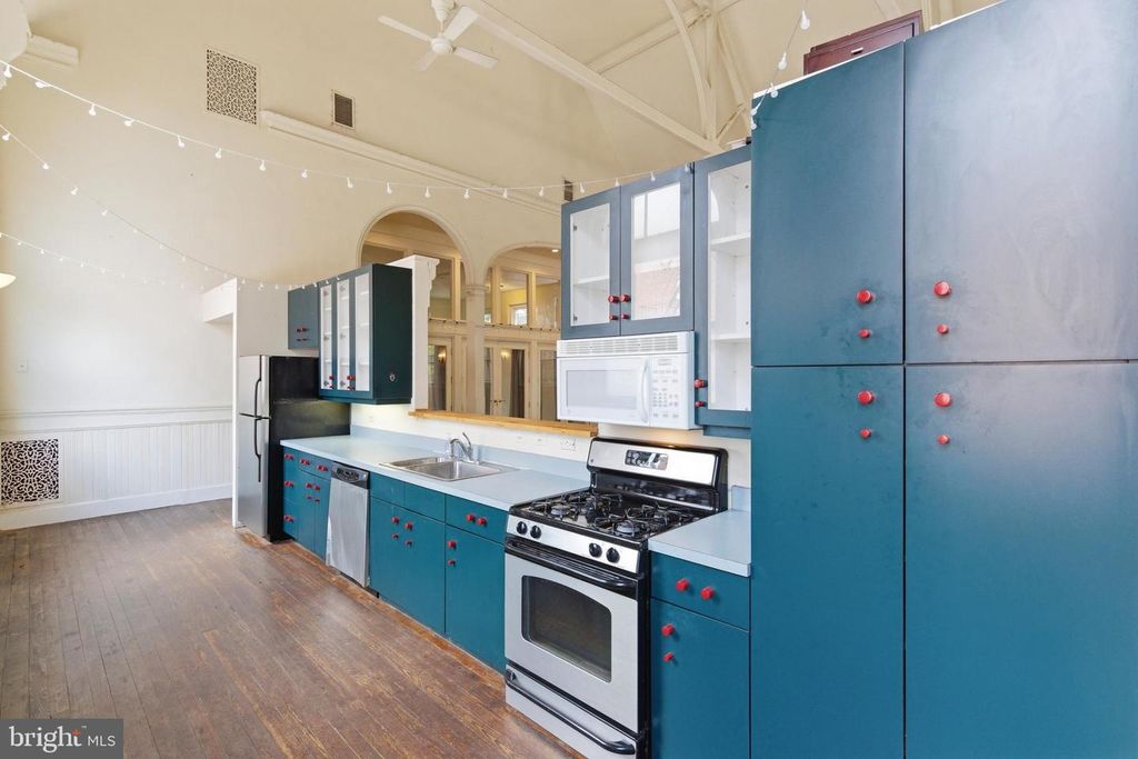 Image 13 of property listing at 1401 LIGHT ST, Baltimore, MD 21230