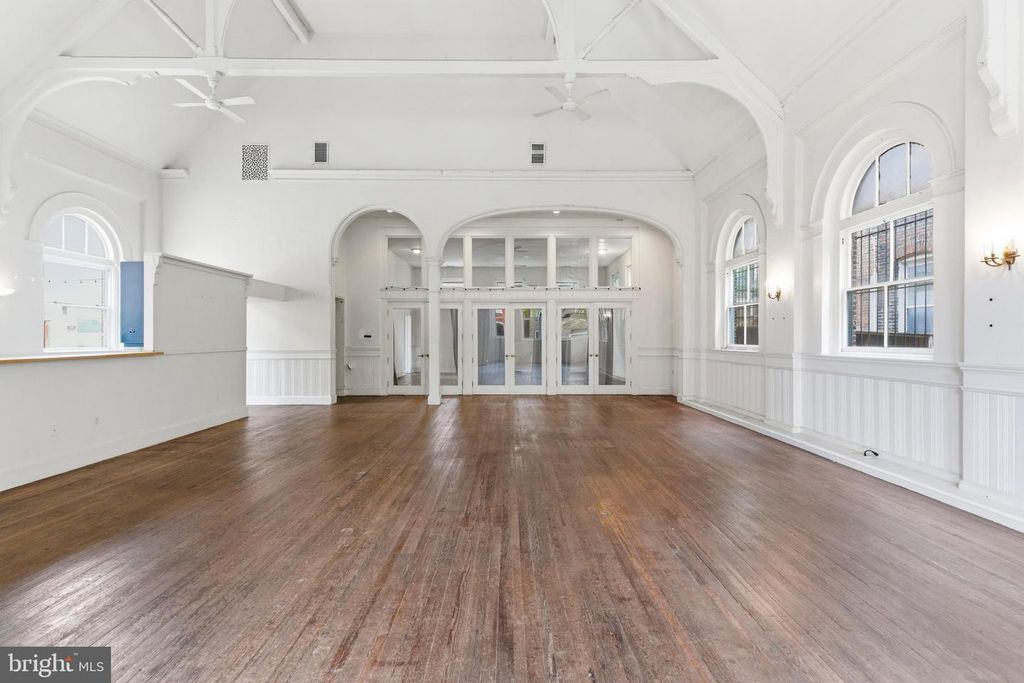 Image 3 of property listing at 1401 LIGHT ST, Baltimore, MD 21230