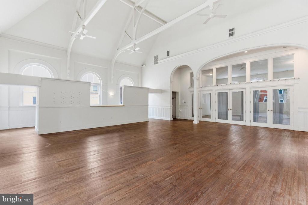 Image 5 of property listing at 1401 LIGHT ST, Baltimore, MD 21230