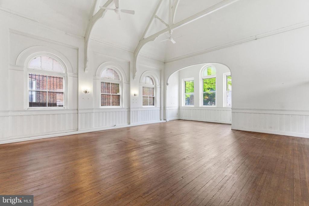 Image 6 of property listing at 1401 LIGHT ST, Baltimore, MD 21230