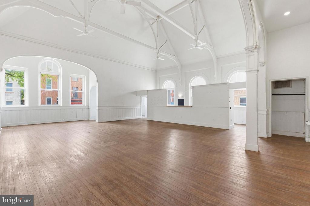 Image 8 of property listing at 1401 LIGHT ST, Baltimore, MD 21230