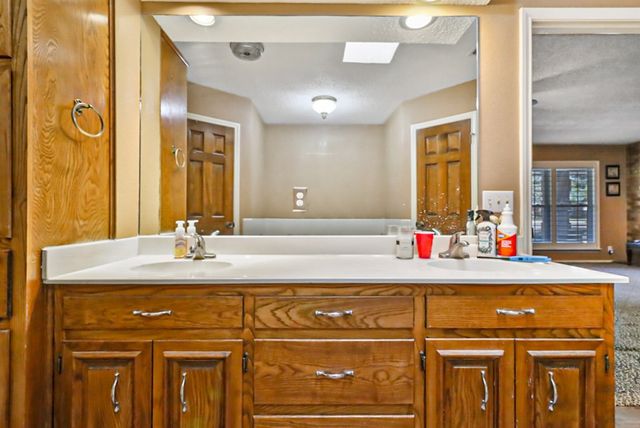 4502 Parkhurst Dr, Midland, TX 79707