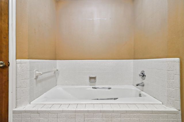 4502 Parkhurst Dr, Midland, TX 79707