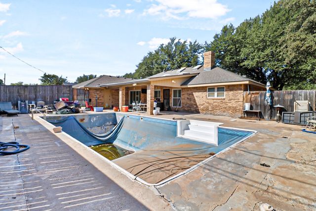 4502 Parkhurst Dr, Midland, TX 79707