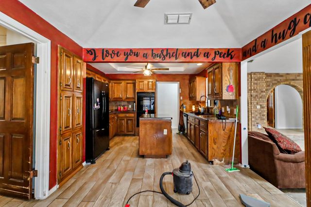 4502 Parkhurst Dr, Midland, TX 79707