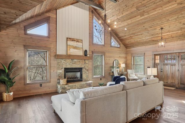 102 Iga Trail, Maggie Valley, NC 28751