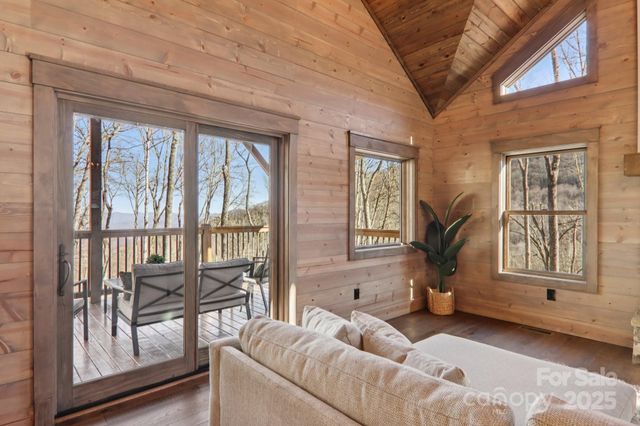 102 Iga Trail, Maggie Valley, NC 28751