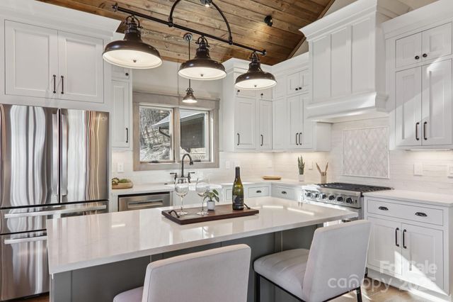 102 Iga Trail, Maggie Valley, NC 28751