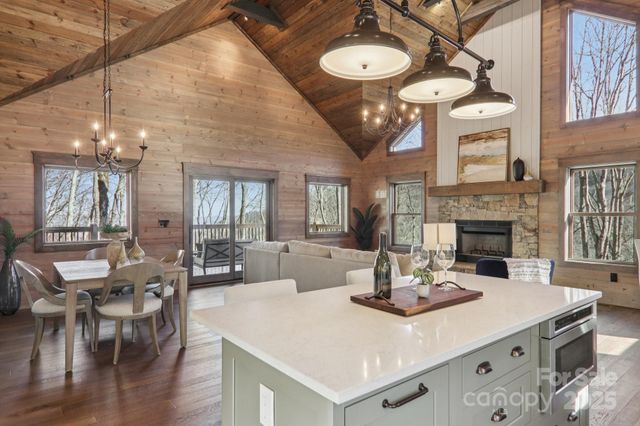 102 Iga Trail, Maggie Valley, NC 28751