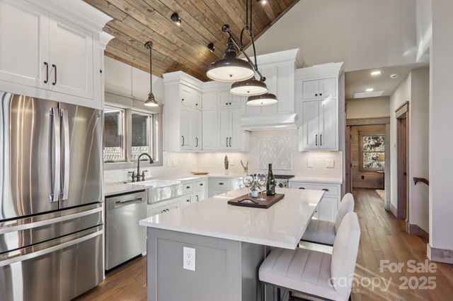 102 Iga Trail, Maggie Valley, NC 28751