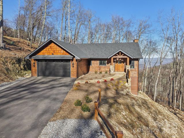102 Iga Trail, Maggie Valley, NC 28751