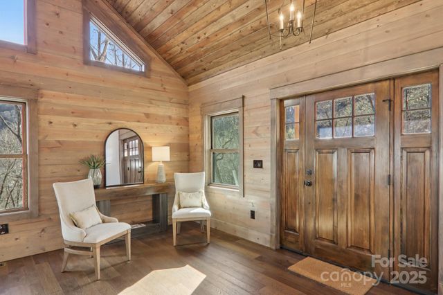 102 Iga Trail, Maggie Valley, NC 28751