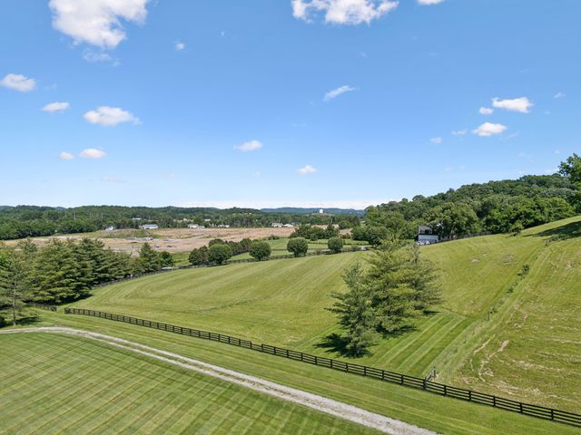 4750 Columbia Pike, Thompsons Station, TN 37179