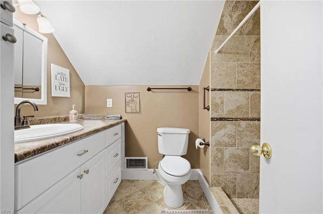 2252 Dunbarton DR, Chesapeake, VA 23325