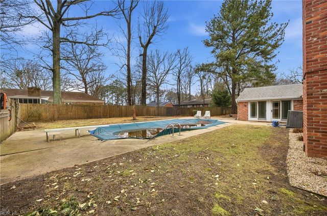 2252 Dunbarton DR, Chesapeake, VA 23325