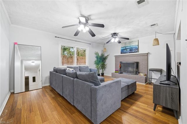 2252 Dunbarton DR, Chesapeake, VA 23325