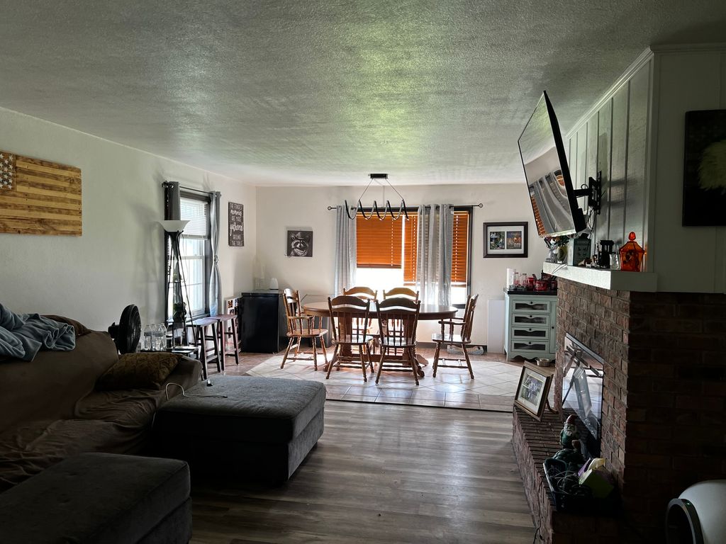 Image 20 of property listing at 10585 N Il Highway 142 Highway, Mt Vernon, IL 62864