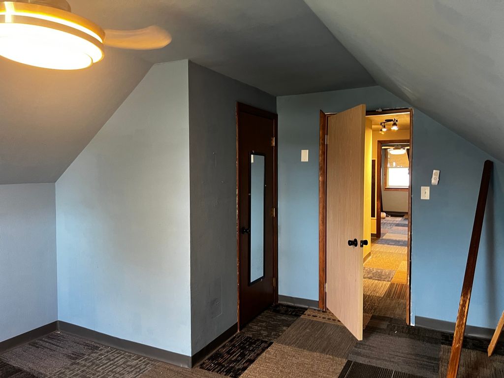 Image 31 of property listing at 10585 N Il Highway 142 Highway, Mt Vernon, IL 62864