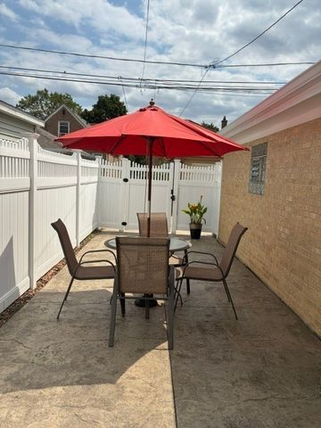6971 W School Street, Chicago, IL 60634