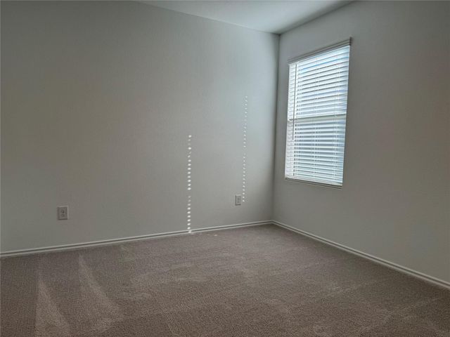 242 Kings Row LN, Jarrell, TX 76537