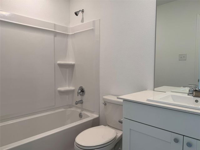 242 Kings Row LN, Jarrell, TX 76537