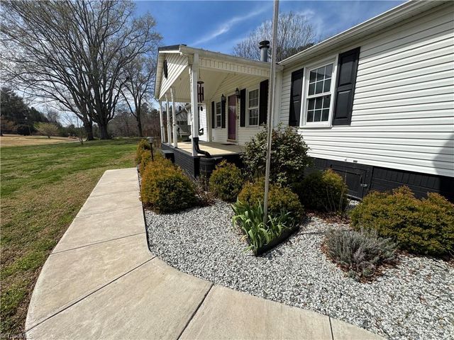 3932 Piney Mountain Road, Walnut Cove, NC 27052