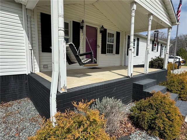 3932 Piney Mountain Road, Walnut Cove, NC 27052