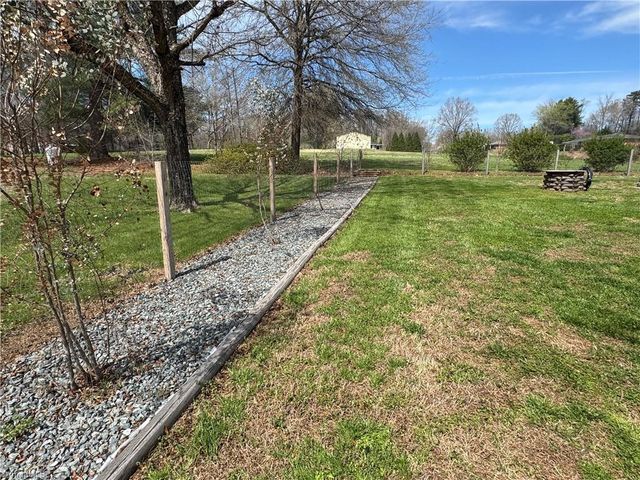 3932 Piney Mountain Road, Walnut Cove, NC 27052