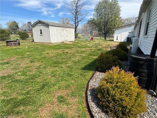 3932 Piney Mountain Road, Walnut Cove, NC 27052