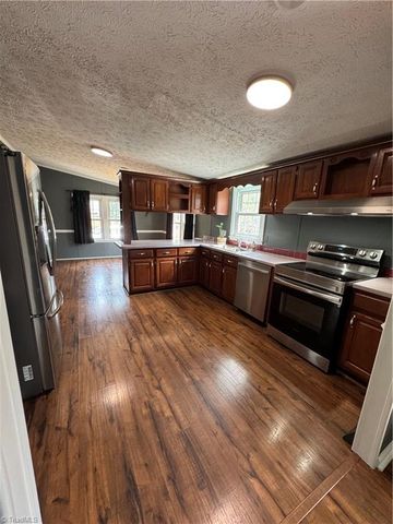 3932 Piney Mountain Road, Walnut Cove, NC 27052