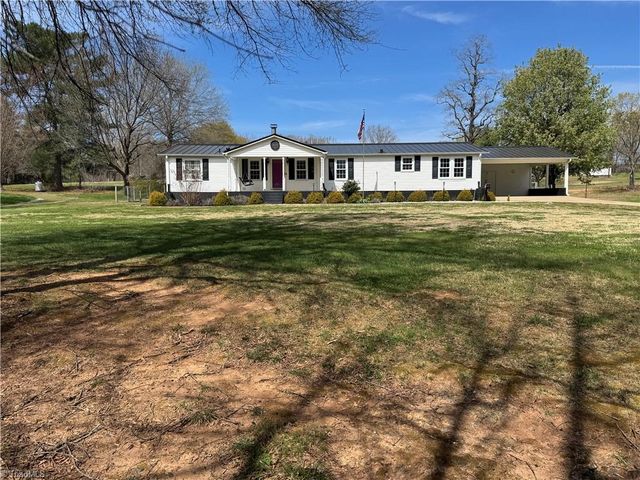 3932 Piney Mountain Road, Walnut Cove, NC 27052