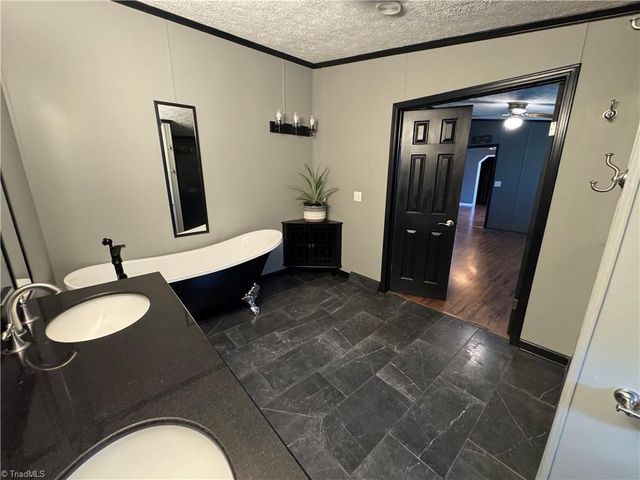 3932 Piney Mountain Road, Walnut Cove, NC 27052