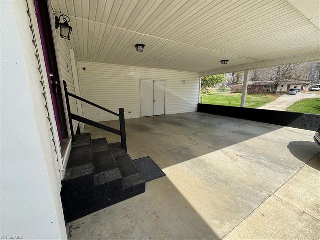 3932 Piney Mountain Road, Walnut Cove, NC 27052