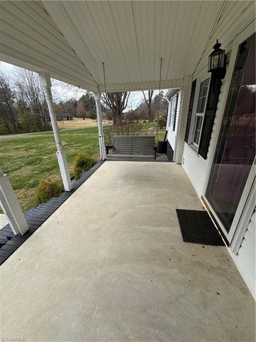 3932 Piney Mountain Road, Walnut Cove, NC 27052