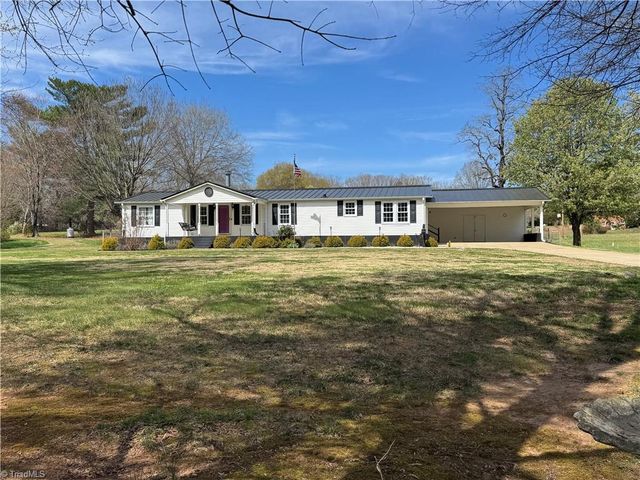 3932 Piney Mountain Road, Walnut Cove, NC 27052