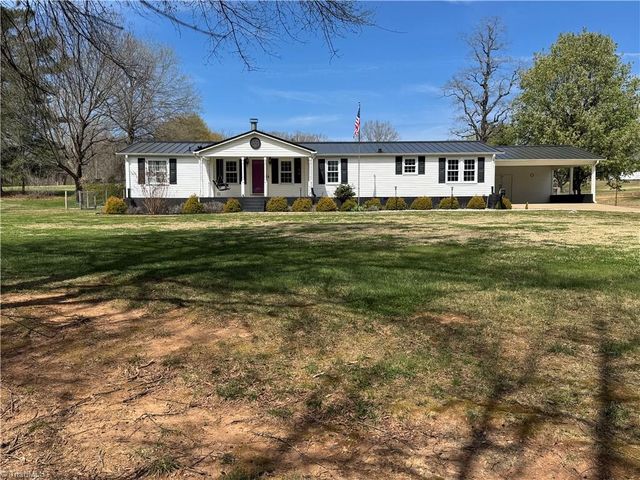 3932 Piney Mountain Road, Walnut Cove, NC 27052