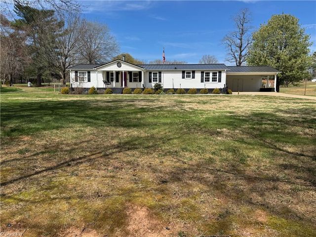 3932 Piney Mountain Road, Walnut Cove, NC 27052