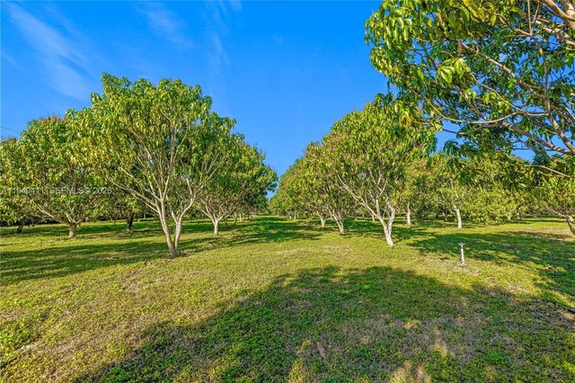 27950 SW 182nd Ave, Homestead, FL 33031