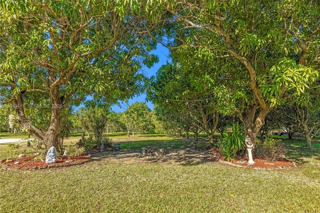27950 SW 182nd Ave, Homestead, FL 33031