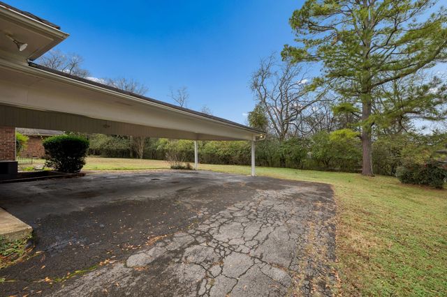 2032 Eversong Ln, Hermitage, TN 37076